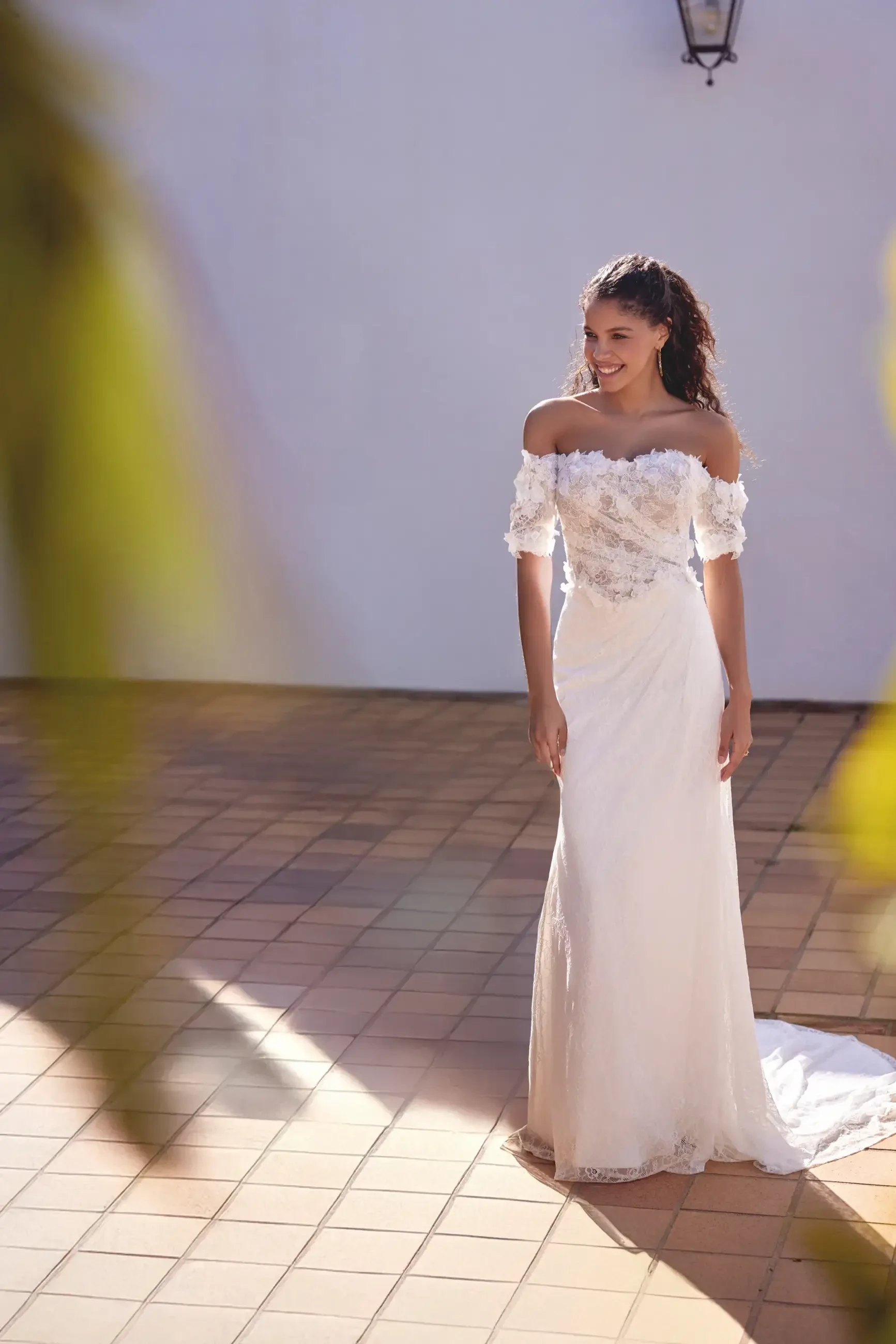 Bridal Looks That Transition From Ceremony to Reception Seamlessly Image