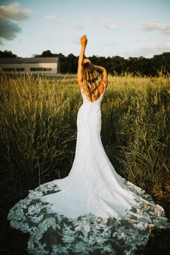 Stella York Style #7457-SY-F21 #1 (IV-PL) Ivory Gown w Porcelain Tulle Plunge thumbnail