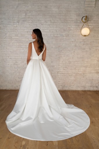 Stella York Style #7755-SP23-SY #1 (IV-PL) Ivory Gown w Porcelain Tulle Side Plunge thumbnail