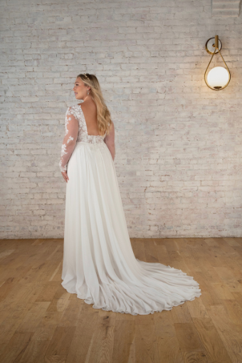 Stella York Style #7699-F23-SY #4 (IV-PL) Ivory Gown w Porcelain Tulle Plunge thumbnail