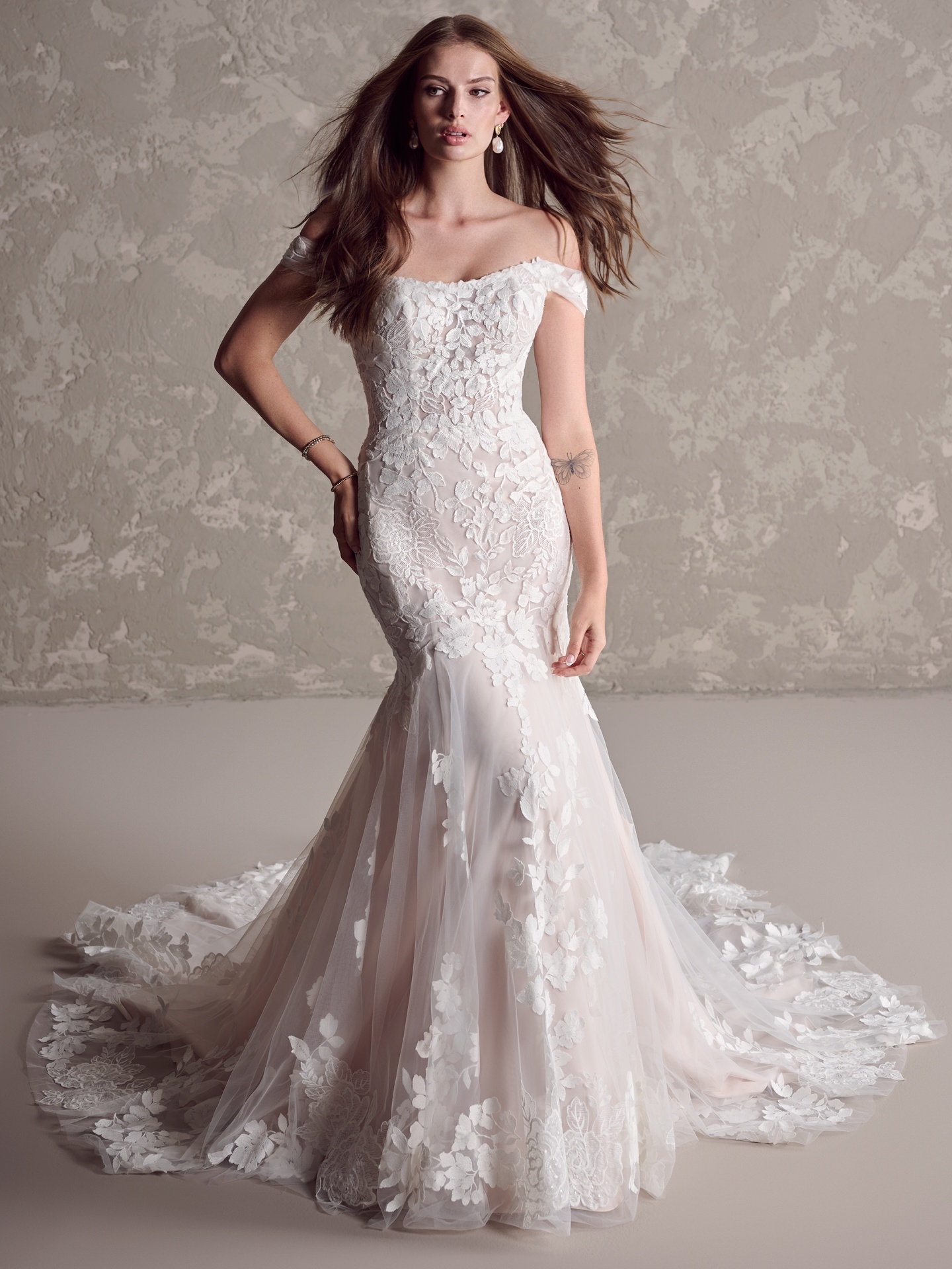 ウェディングドレス　マーメイド　インポートドレス　Maggie sottero Lina Square Neck Mermaid Bridal Gown with Hip Dips | Sottero and