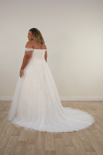 Stella York Style #7849 (unlined)-Stella York #4 default (IVAL-PL) Ivory Lace and Tulle over Almond Gwn w Porcelain Tulle Plunge thumbnail
