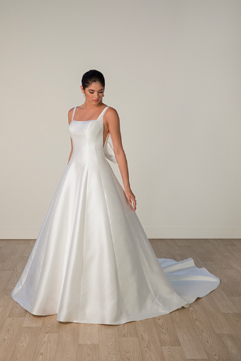 Stella York Style #8031-Stella York #2 (PIPI-PL) PURE IVORY GWN W PORCELAIN TULLE SIDE PLUNGE & PURE IVORY BOW thumbnail