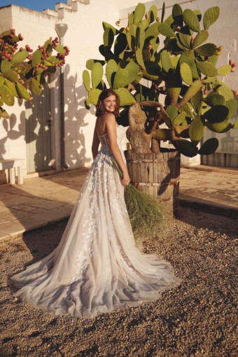 Lillian West Style #66398NLND #6 default Ivory/Latte thumbnail