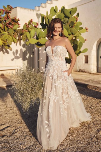 Lillian West Style #66398NLND #0 default Ivory/Latte thumbnail